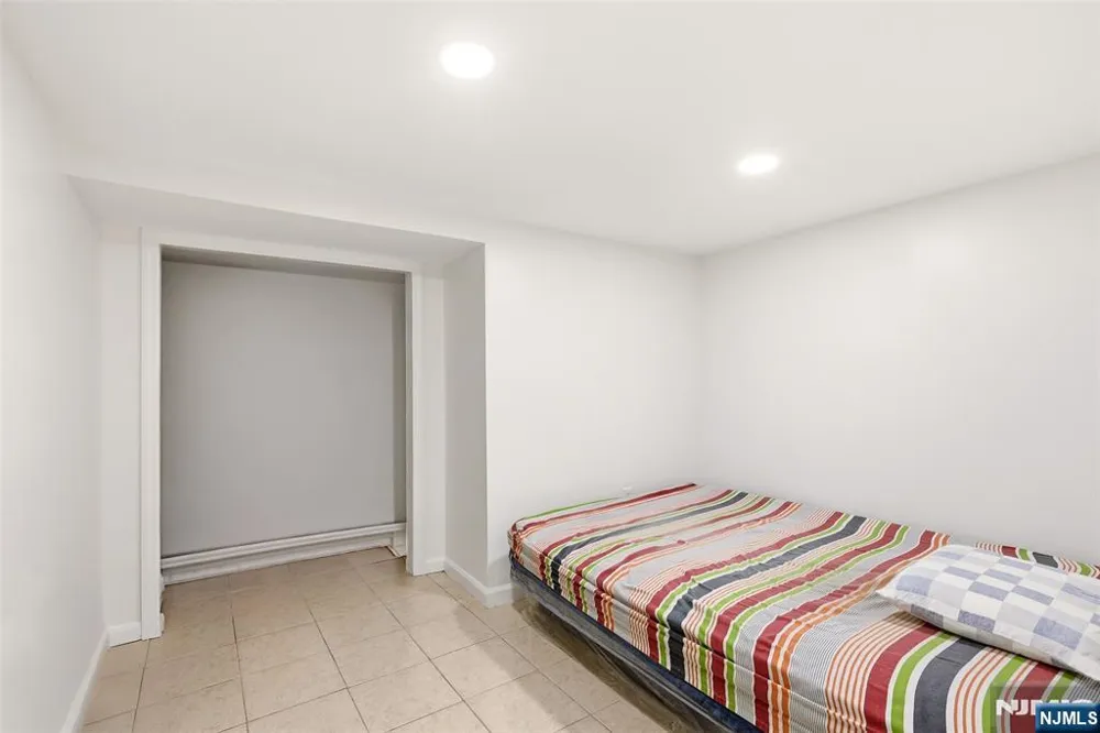 148 John Street Englewood, NJ 07631