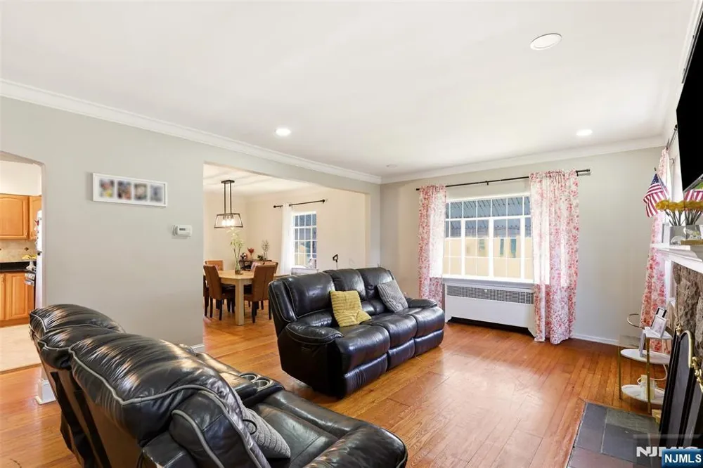148 John Street Englewood, NJ 07631