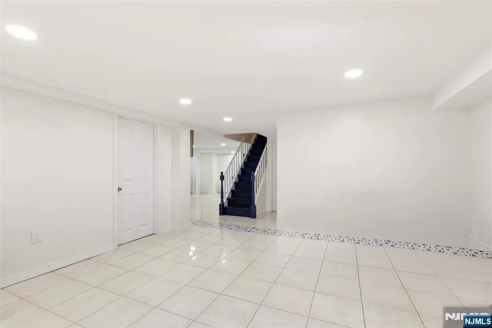 148 John Street Englewood, NJ 07631