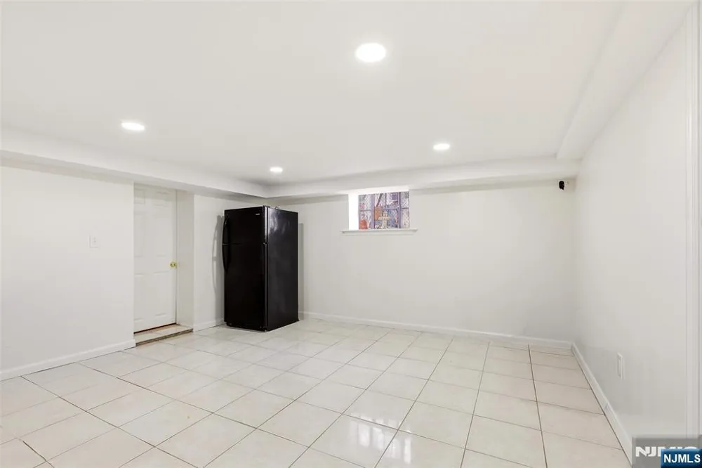 148 John Street Englewood, NJ 07631