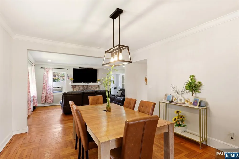 148 John Street Englewood, NJ 07631