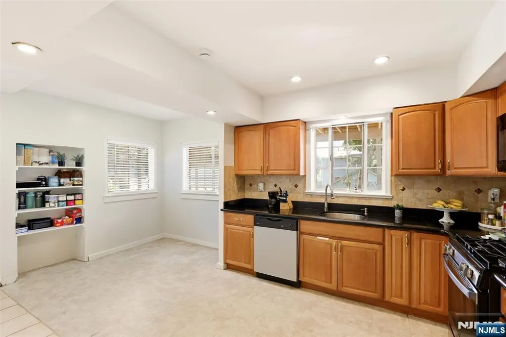 148 John Street Englewood, NJ 07631