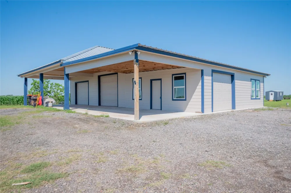 1015 Fm 960 Road El Campo, TX 77437