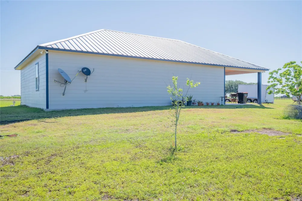 1015 Fm 960 Road El Campo, TX 77437