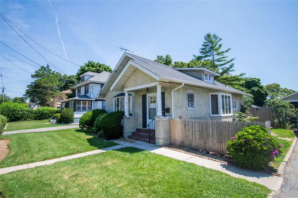 2415 Gale Avenue Baldwin, NY 11510