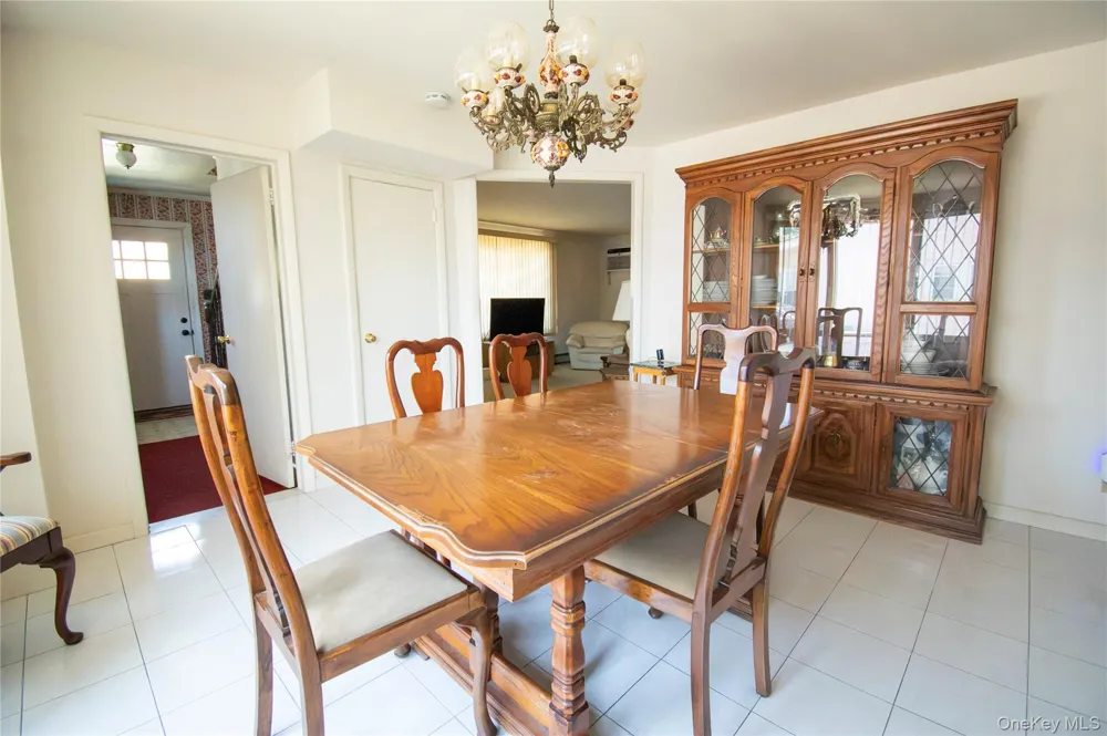 2415 Gale Avenue Baldwin, NY 11510