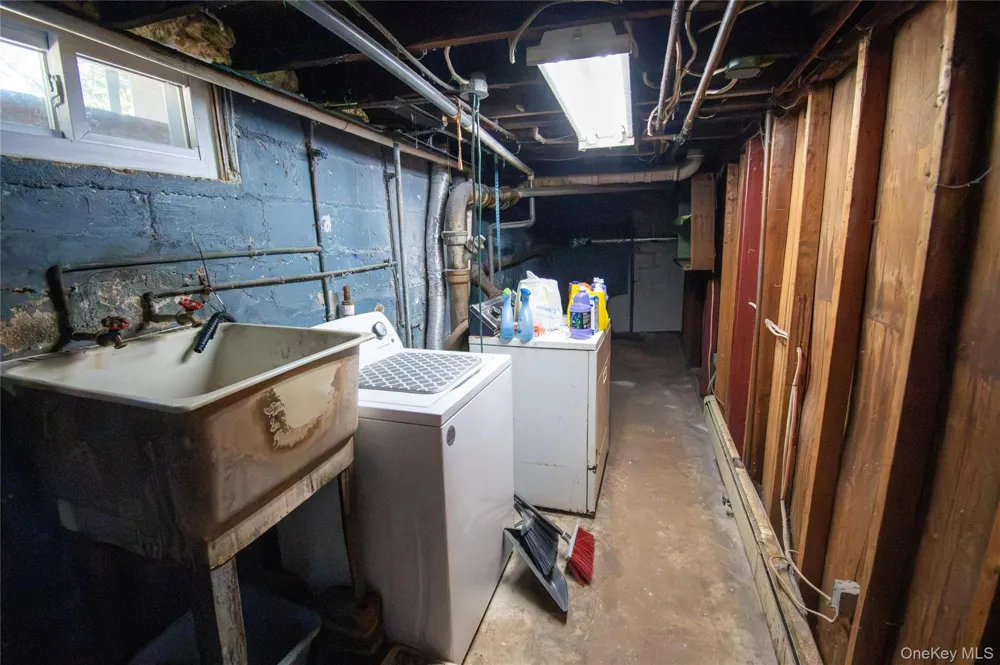 2415 Gale Avenue Baldwin, NY 11510