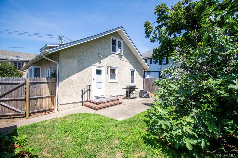 2415 Gale Avenue Baldwin, NY 11510