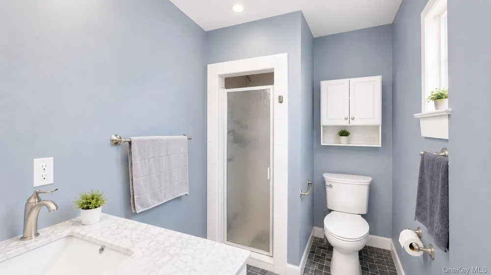 9 Arbor Road East Hills, NY 11577