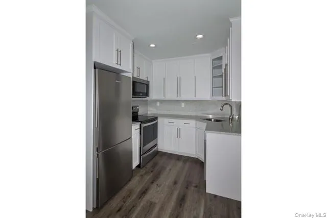 105 Lincoln Avenue #105-I Sayville, NY 11782