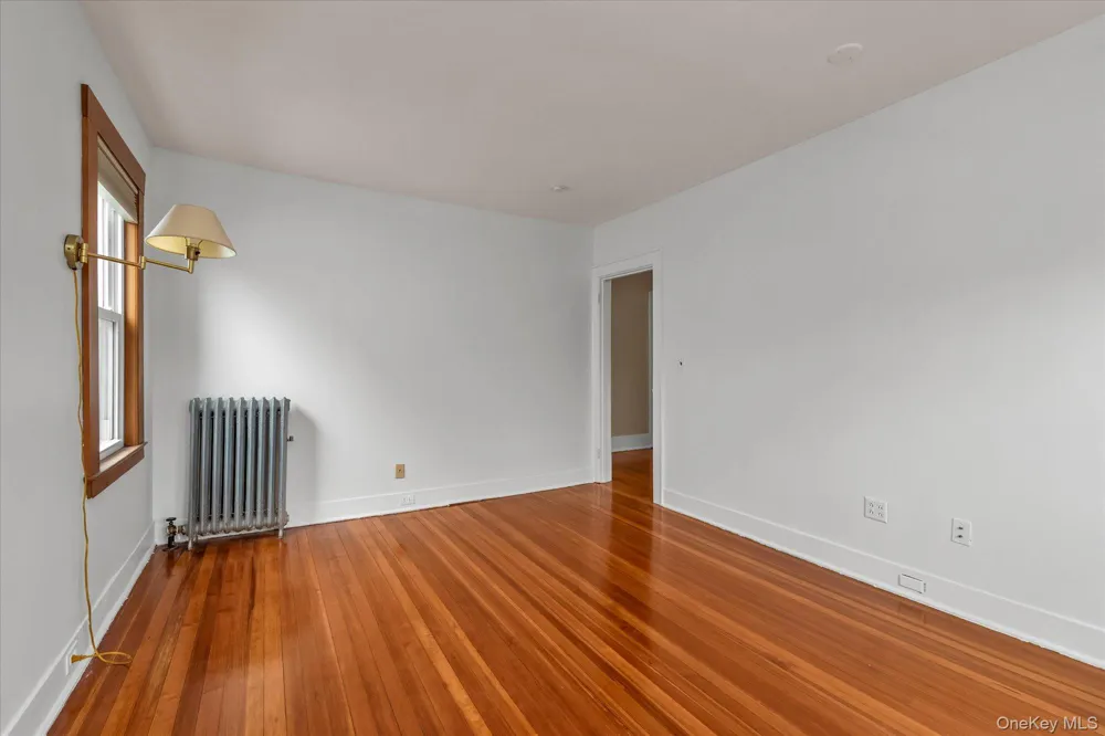 23 Thompson Place #2 Lynbrook, NY 11563