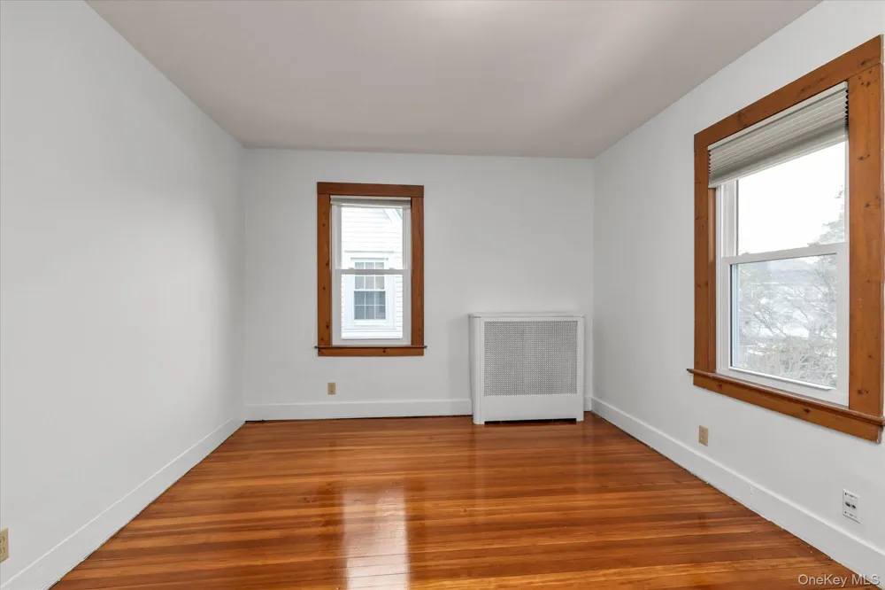 23 Thompson Place #2 Lynbrook, NY 11563