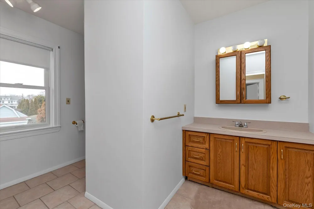23 Thompson Place #2 Lynbrook, NY 11563