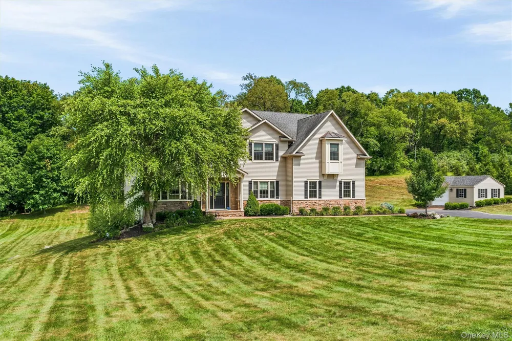 16 Canterbury Lane Warwick, NY 10990