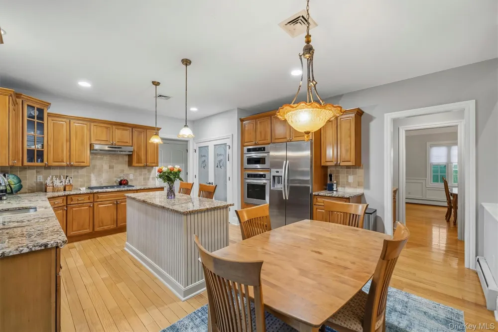 16 Canterbury Lane Warwick, NY 10990