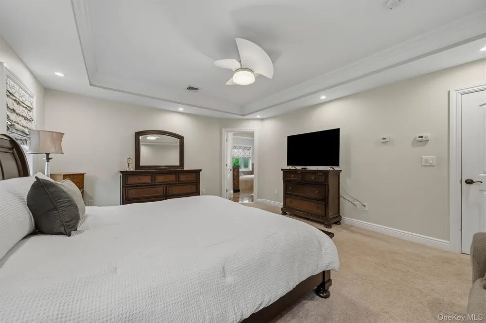 16 Canterbury Lane Warwick, NY 10990