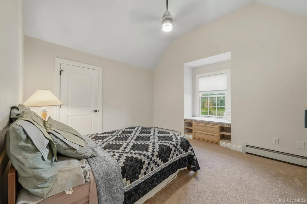 16 Canterbury Lane Warwick, NY 10990