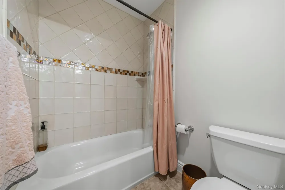 16 Canterbury Lane Warwick, NY 10990