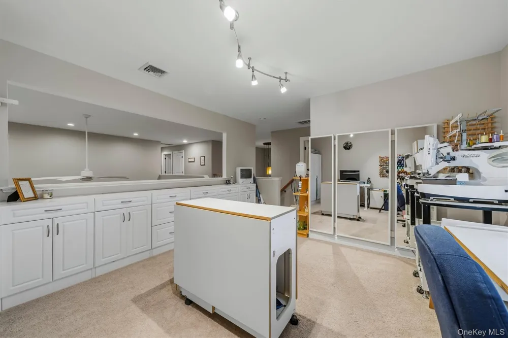 16 Canterbury Lane Warwick, NY 10990