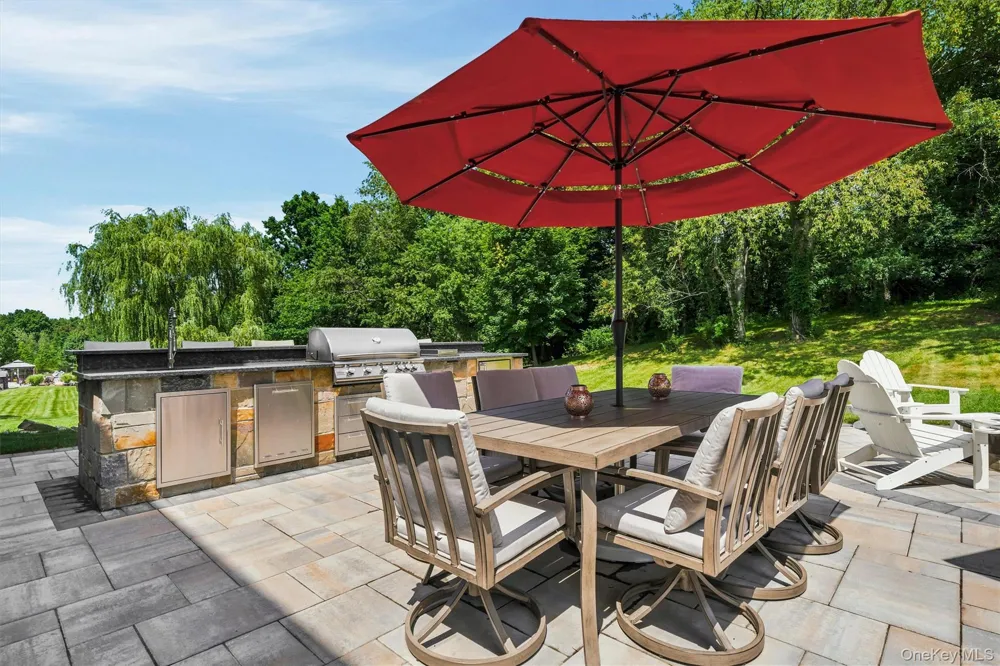 16 Canterbury Lane Warwick, NY 10990