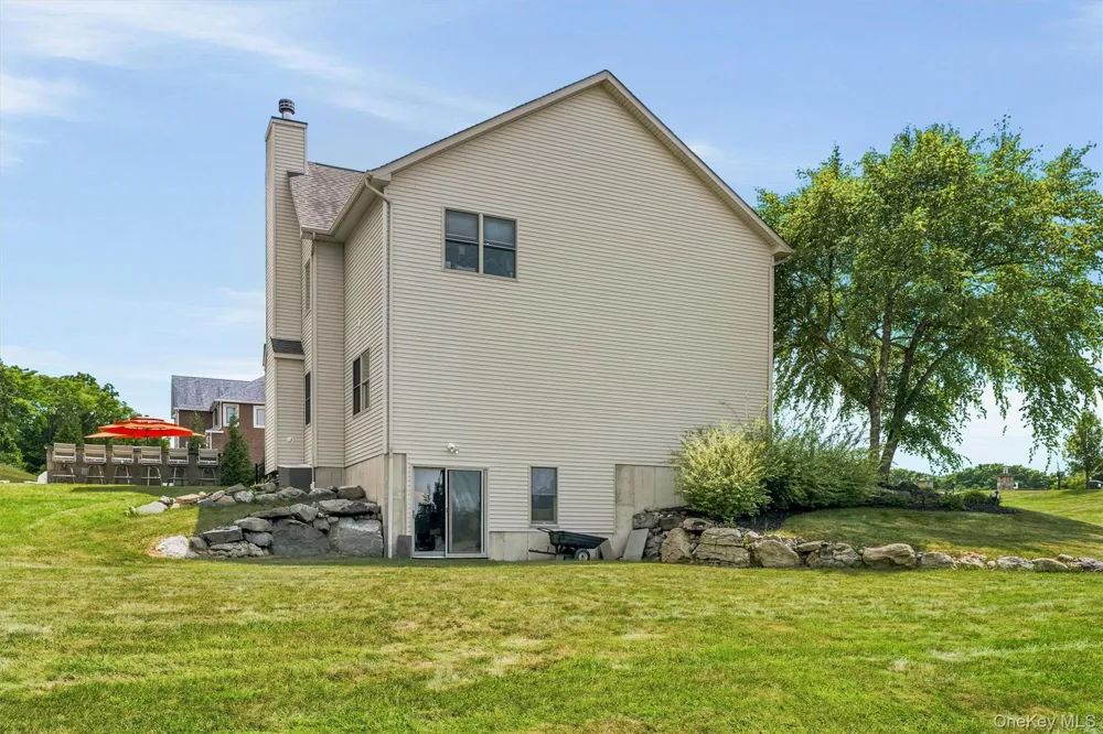 16 Canterbury Lane Warwick, NY 10990