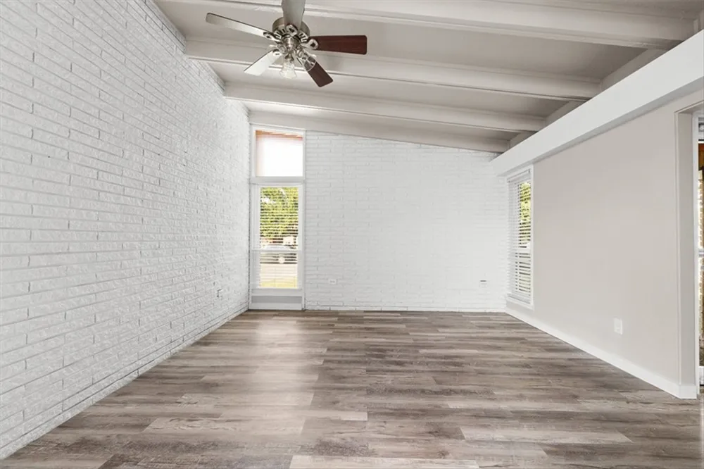 123 E Janin Circle Portland, TX 78374