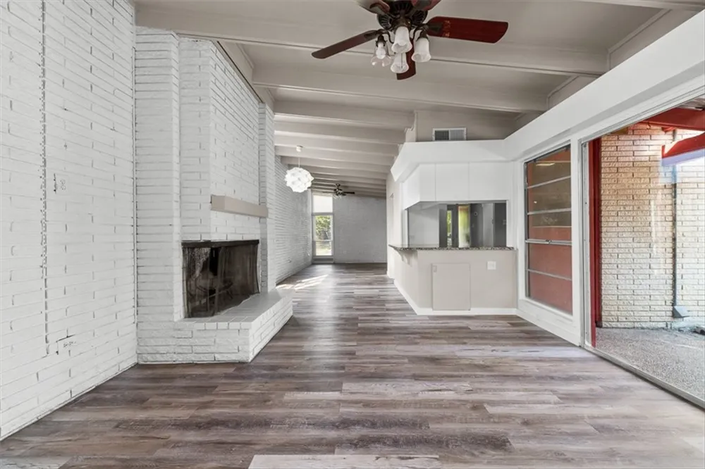 123 E Janin Circle Portland, TX 78374