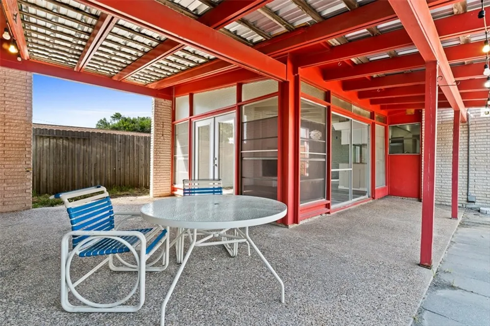 123 E Janin Circle Portland, TX 78374