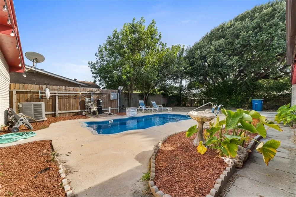 123 E Janin Circle Portland, TX 78374