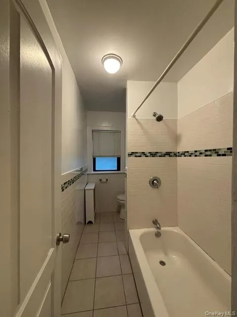 44 Oakwood Road #1E Huntington, NY 11743