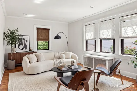 44 Oakwood Road #1E