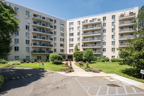 135 Post Avenue #3R