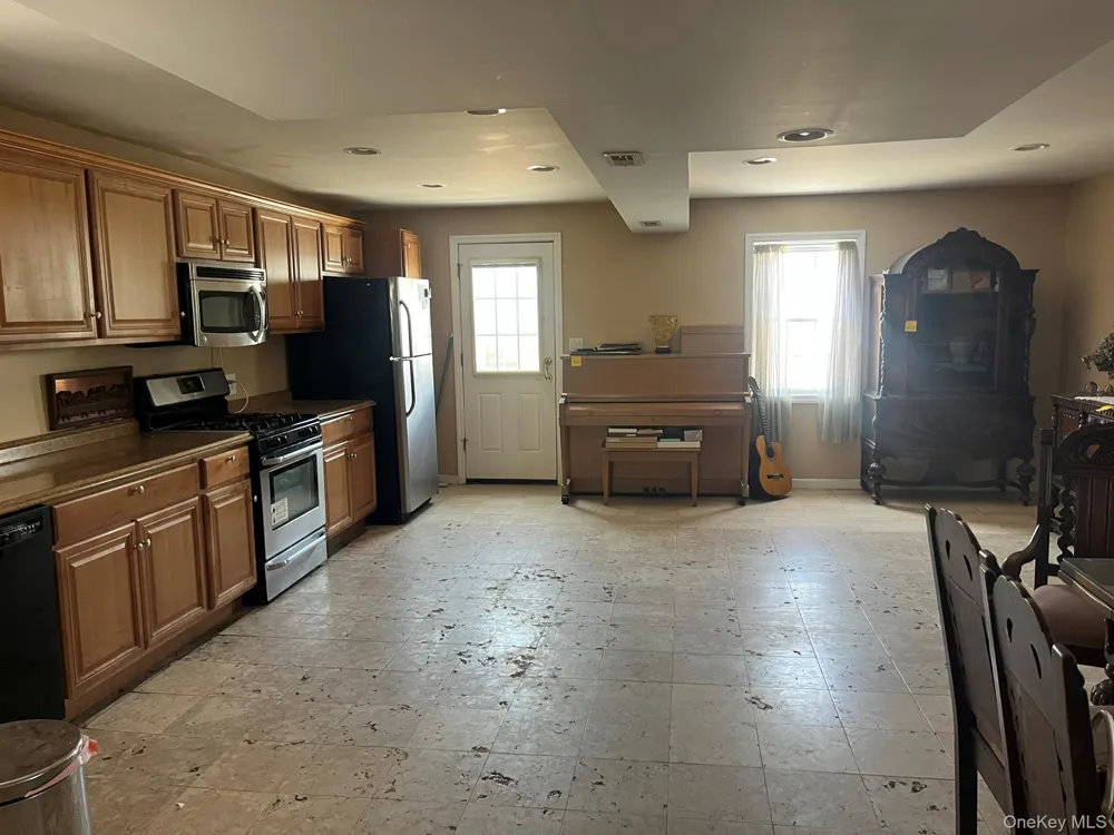 16312 89th Street Howard Beach, NY 11414