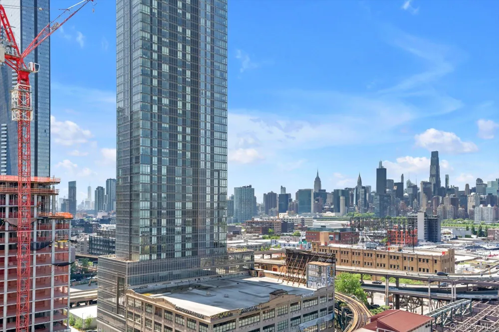 2415 Queens Plaza #6B Long Island City, NY 11101