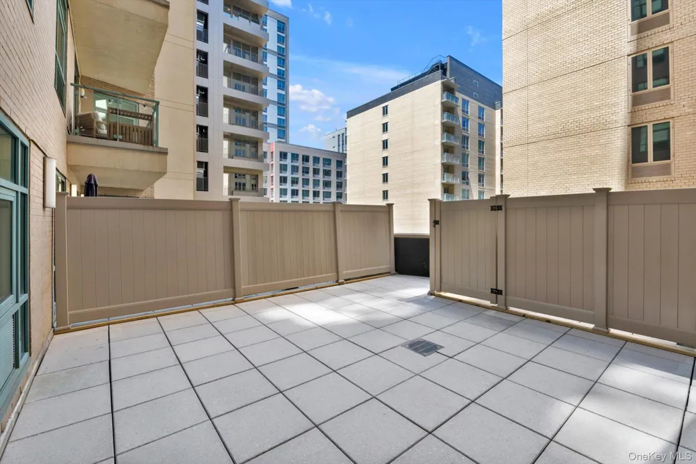 2415 Queens Plaza #6B Long Island City, NY 11101