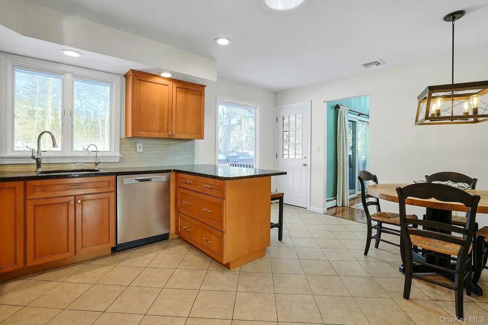 7 Lorenz Drive Valhalla, NY 10595