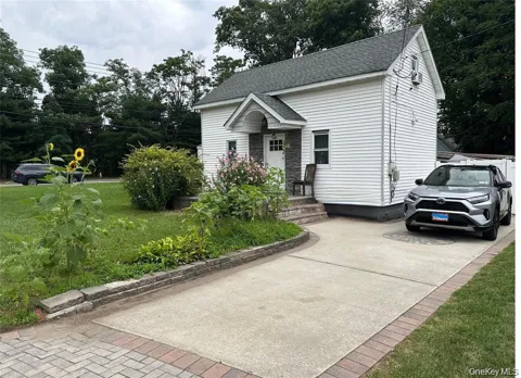 1287 Little East Neck Road