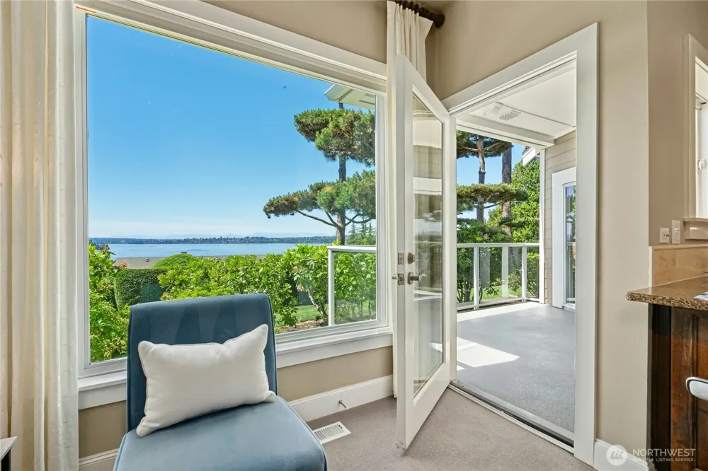 5404 Lake Washington Boulevard NE #B Kirkland, WA 98033