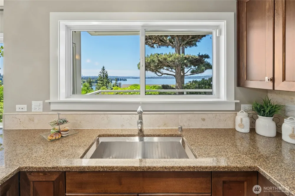 5404 Lake Washington Boulevard NE #B Kirkland, WA 98033