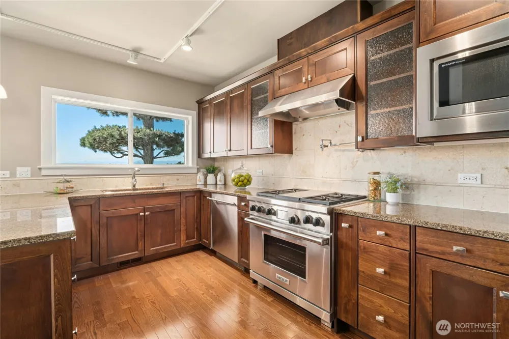 5404 Lake Washington Boulevard NE #B Kirkland, WA 98033