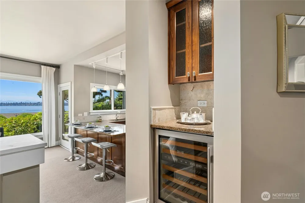 5404 Lake Washington Boulevard NE #B Kirkland, WA 98033