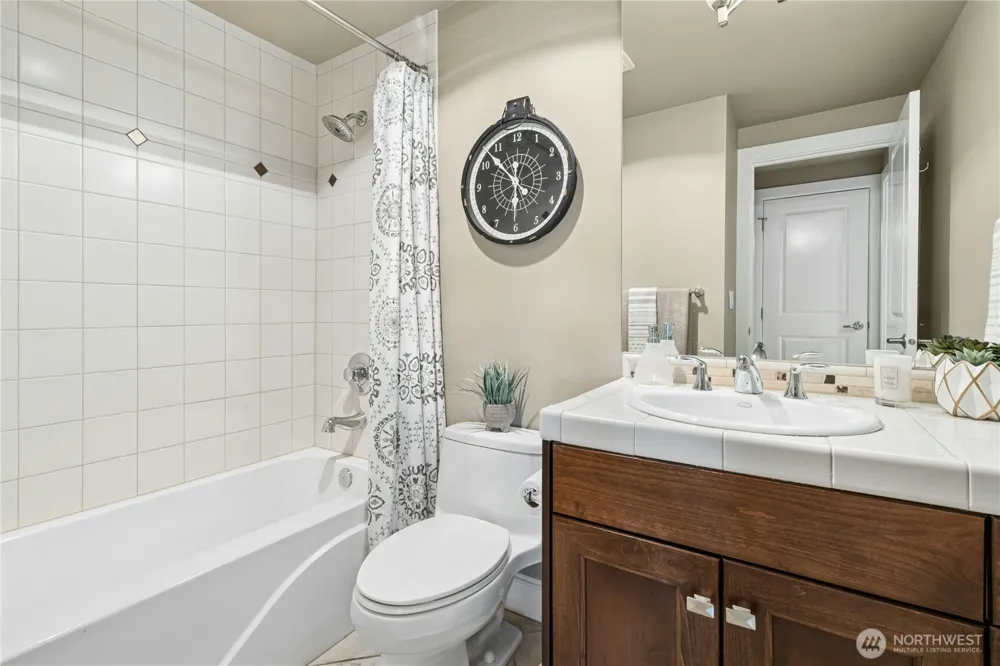 5404 Lake Washington Boulevard NE #B Kirkland, WA 98033