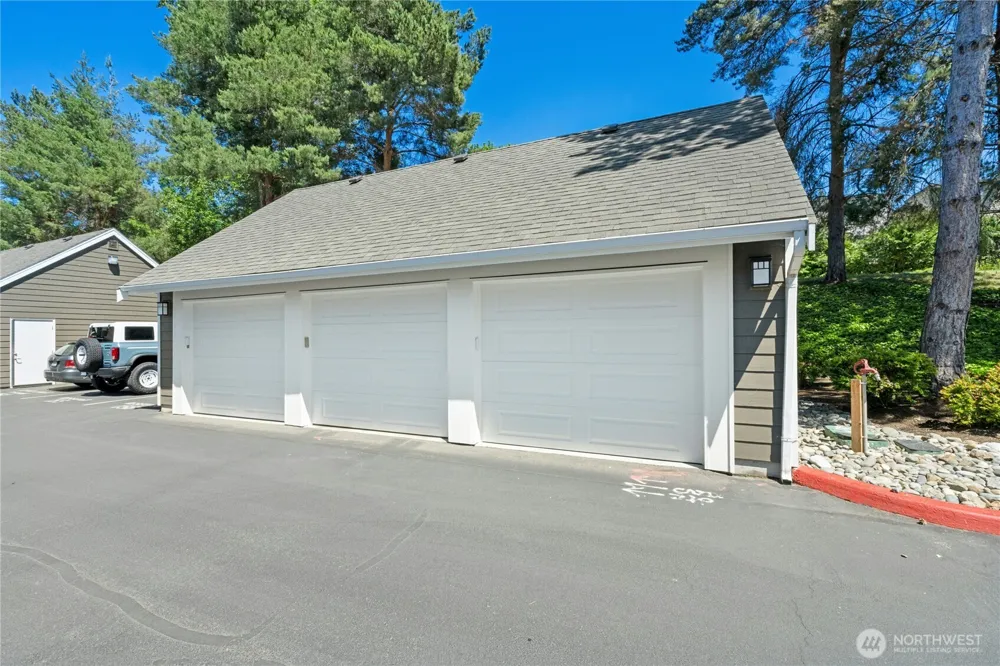 5404 Lake Washington Boulevard NE #B Kirkland, WA 98033