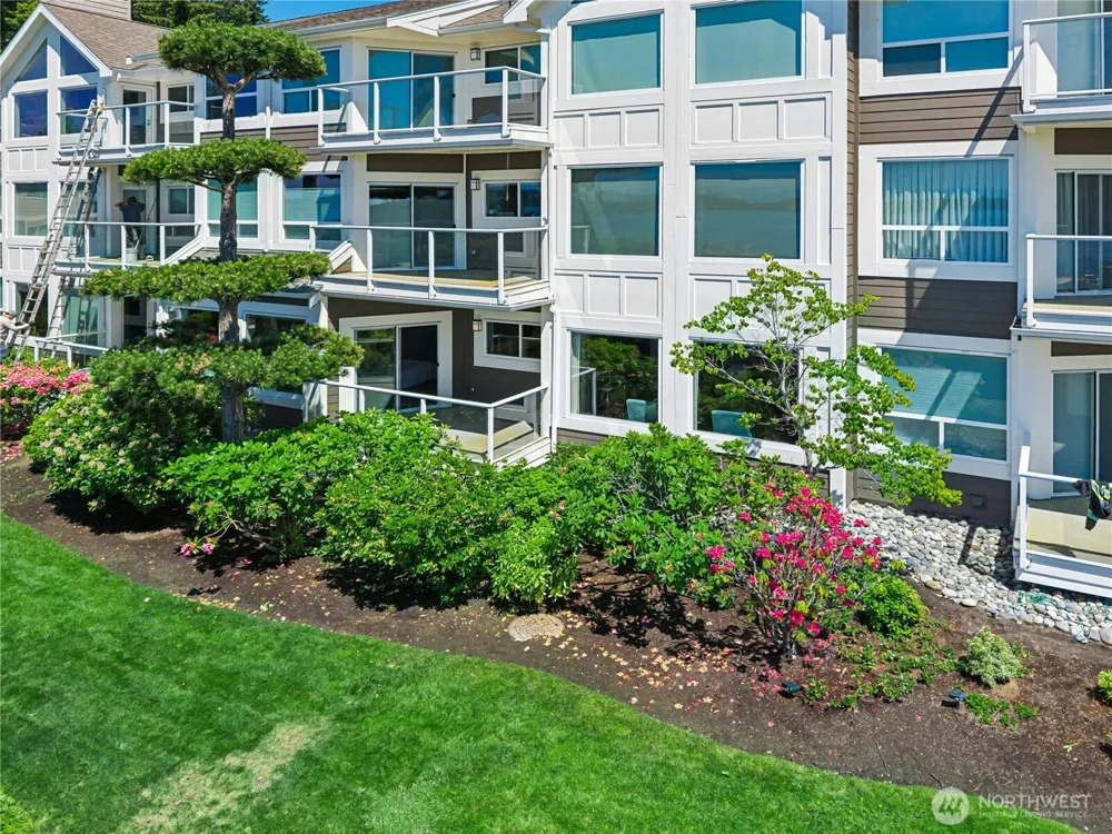 5404 Lake Washington Boulevard NE #B Kirkland, WA 98033