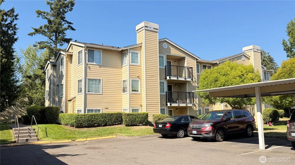 28704 18th Avenue S #V102 Federal Way, WA 98003