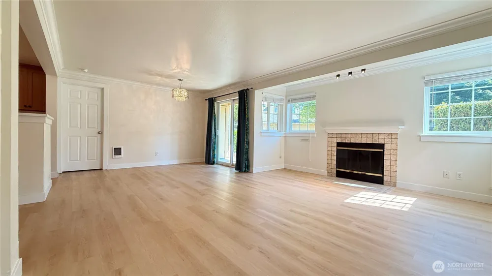 28704 18th Avenue S #V102 Federal Way, WA 98003