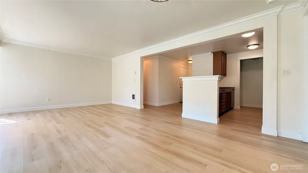 28704 18th Avenue S #V102 Federal Way, WA 98003