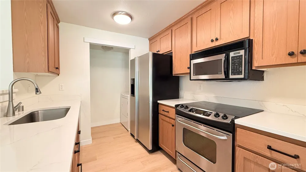 28704 18th Avenue S #V102 Federal Way, WA 98003