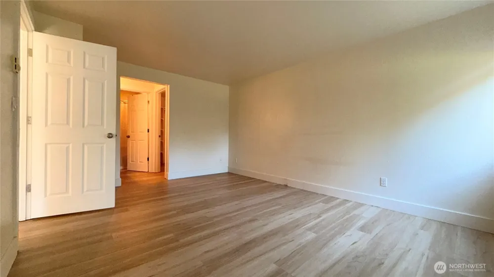 28704 18th Avenue S #V102 Federal Way, WA 98003