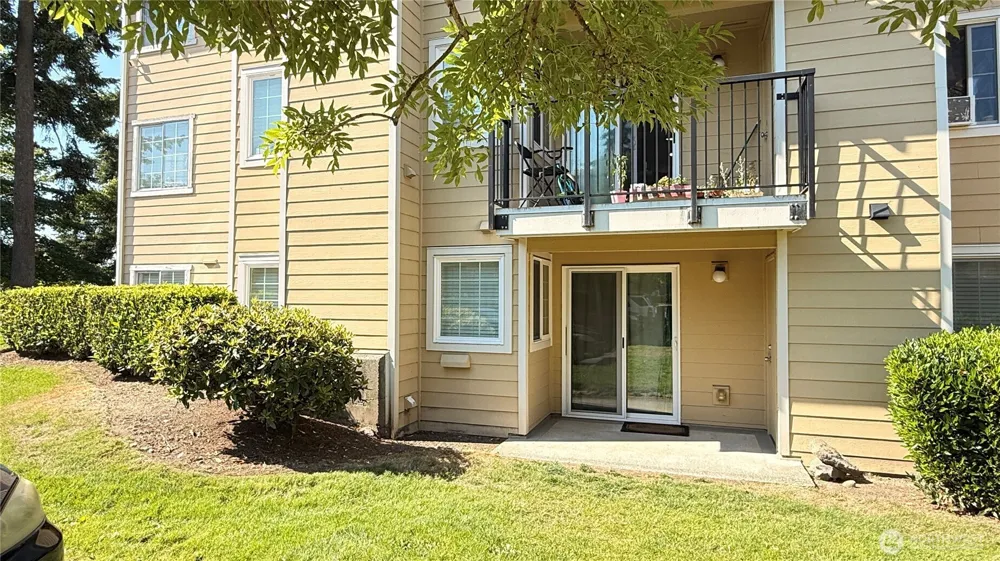 28704 18th Avenue S #V102 Federal Way, WA 98003